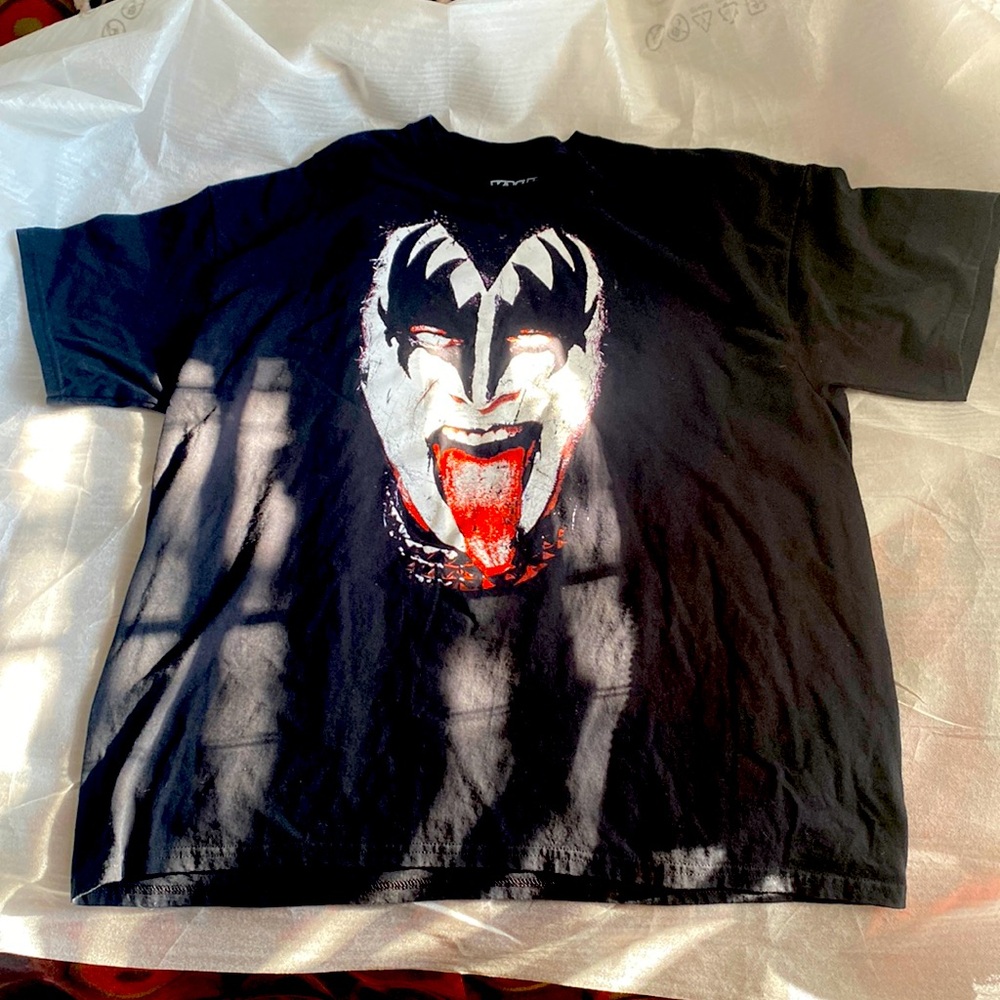 KISS graphic t shirt